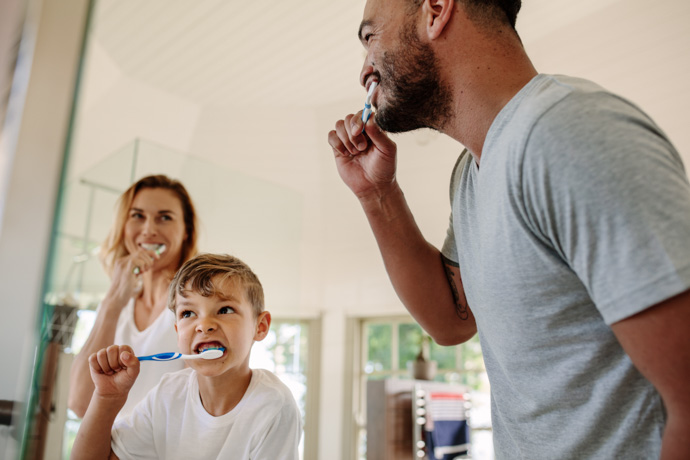 Técnica de cepillado dental adecuada para niños.