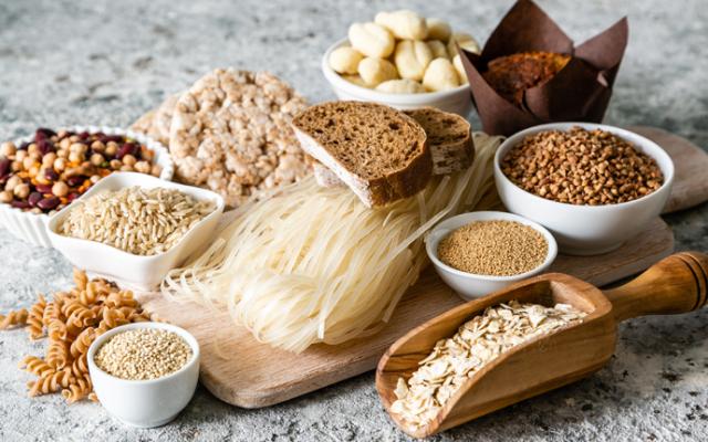 Grupo de alimentos que contienen Gluten: pan, pasta, harina 