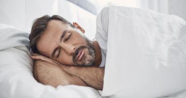 Hombre durmiendo